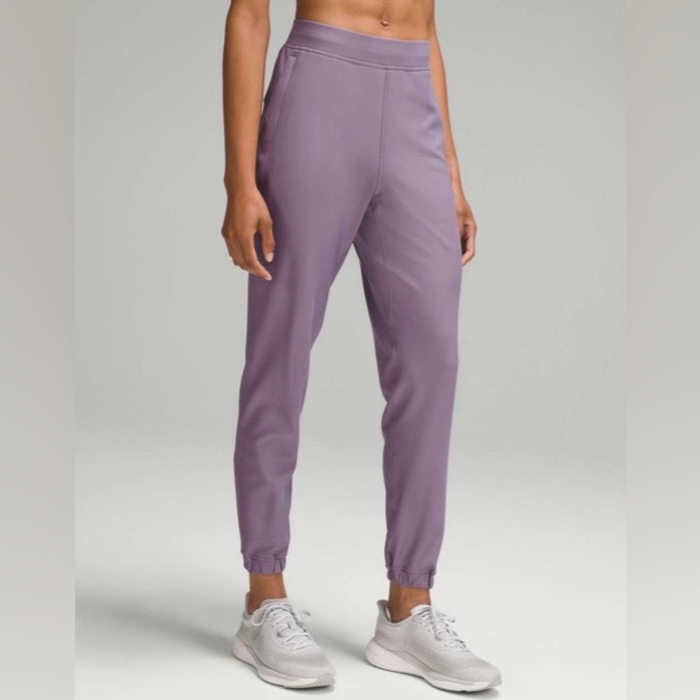Lululemon Adapted State High-Rise Fleece Jogger in Purple Ash- Size 6